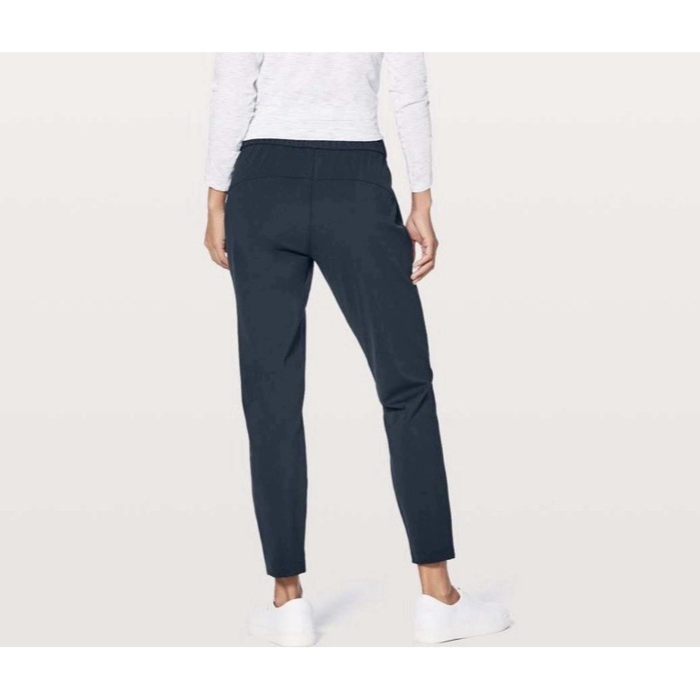 Lululemon Women's On the Fly Pant Size 6 Navy Athleisure Travel Loungewear Gym - Picture 2 of 12